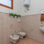 Pathos Retreat Pool And Garden בית נופש