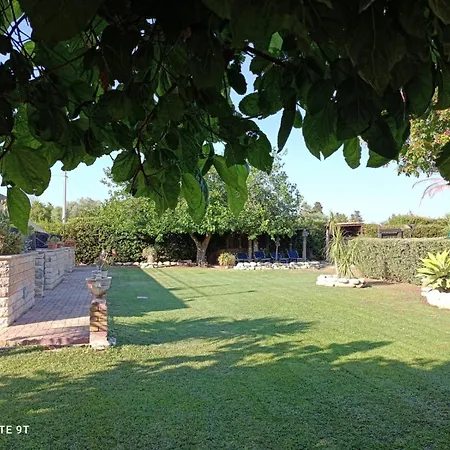 Pathos Retreat Pool And Garden *