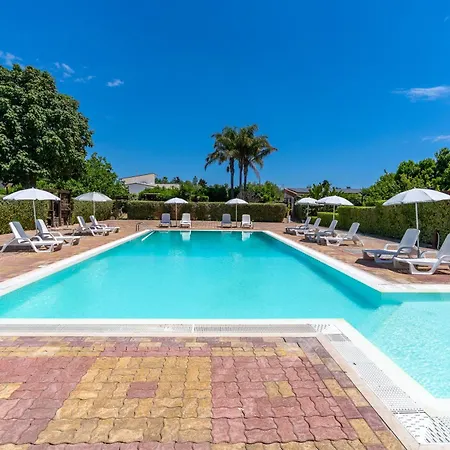 بيت للعطل Pathos Retreat Pool And Garden سيراكوزا