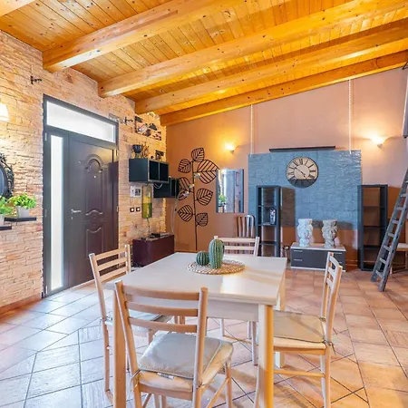 Pathos Retreat Pool And Garden بيت للعطل سيراكوزا