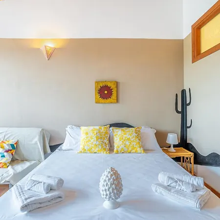 Pathos Retreat Pool And Garden بيت للعطل سيراكوزا