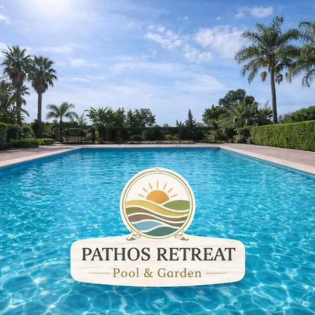 Pathos Retreat Pool And Garden * Syrakus